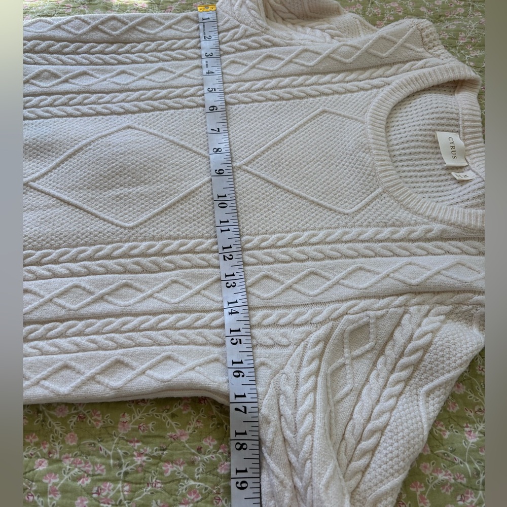 Cyrus Cream Cable Knit Sweater Ivory Size M Academy Preppy - Picture 5 of 16
